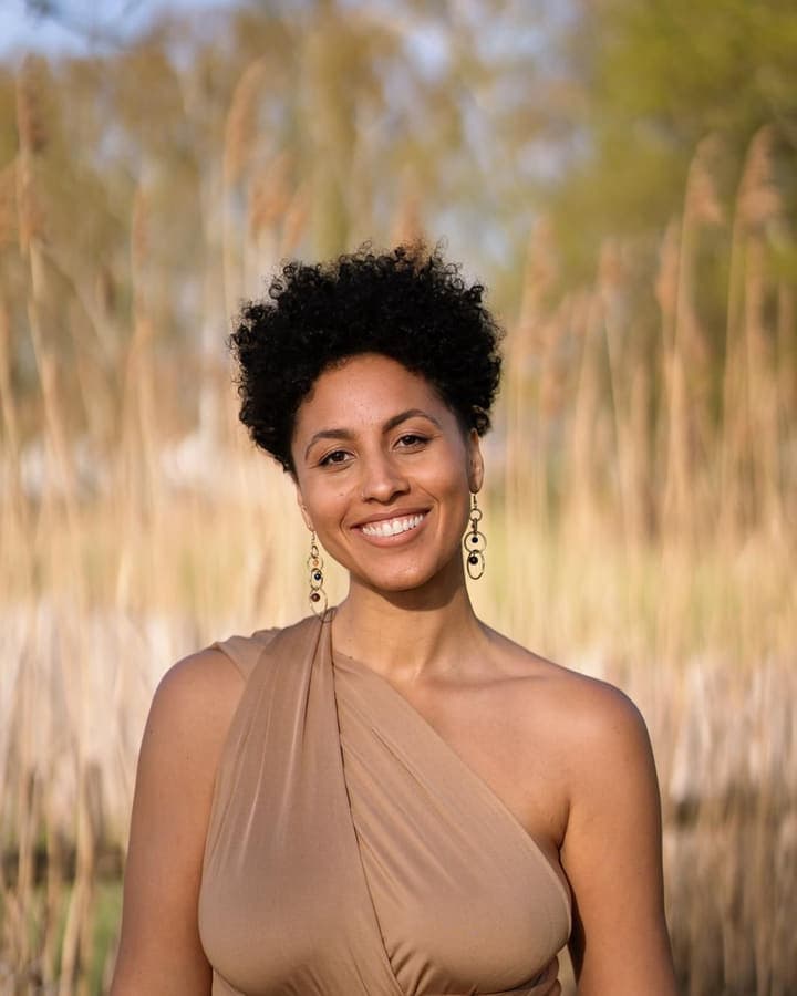 Porträt von Jessica Larbi
